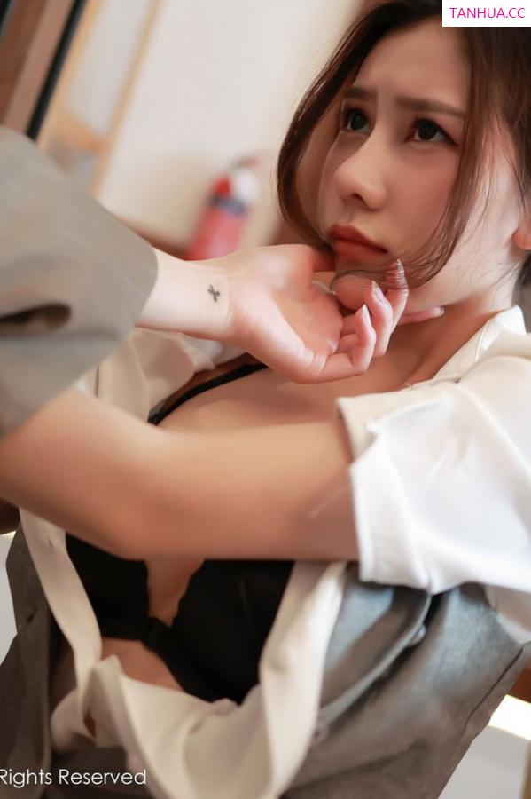 尹甜甜  [XiuRen]高清写真图 2021.04.12 VOL.3291 尹甜甜第42张图片